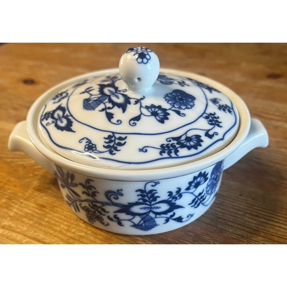 Blue Danube Blue Onion Covered Casserole Dish Japan Porcelain Lidded Dish